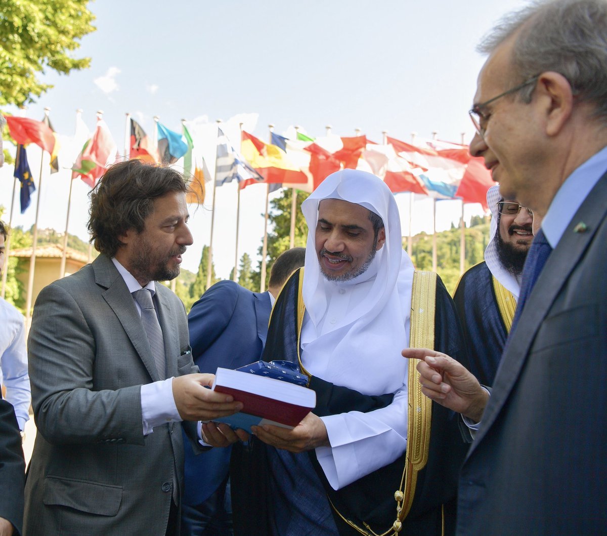 L’Université européenne pour les études supérieures en Italie affiliée au à l’Union Européenne reçoit le SG de la LIM