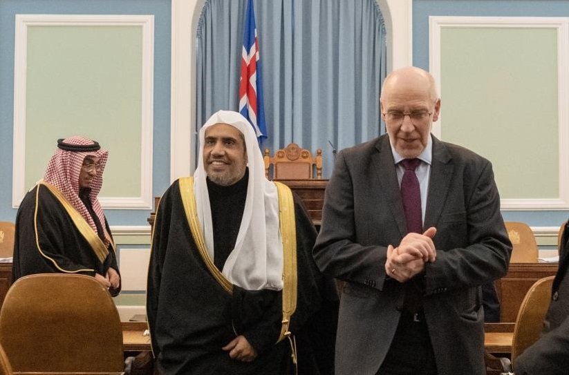 عزت مآب شیخ ڈاکٹر محمد العیسی نے آئس لینڈ پارلیمٹ کے اسپیکر جناب سٹینگر مور سگوسن اور پارلیمنٹ کے متعدد ارکان سے رک یاوک میں پارلیمنٹ ہاؤس میں ملاقات کی