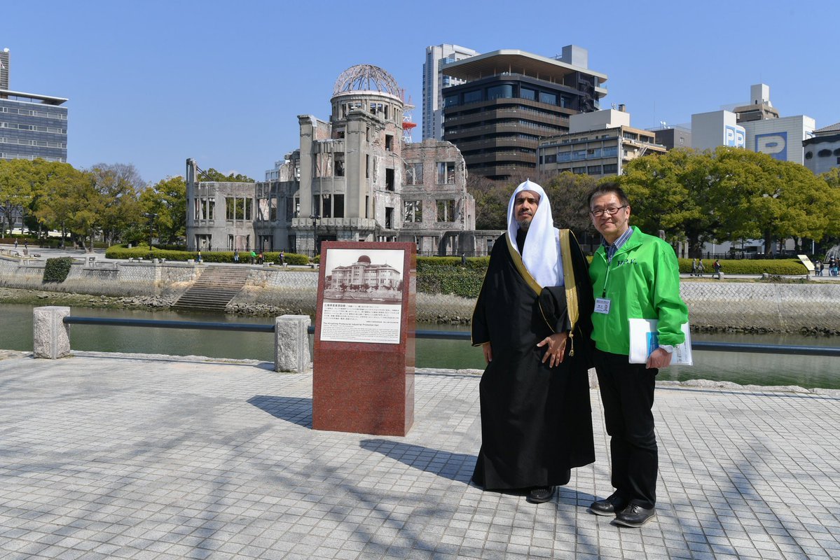 Dr Alissa's visit, praises his peaceful &amp; human feeling, gives him as a gift a book detailing nuclear bombing's consequences