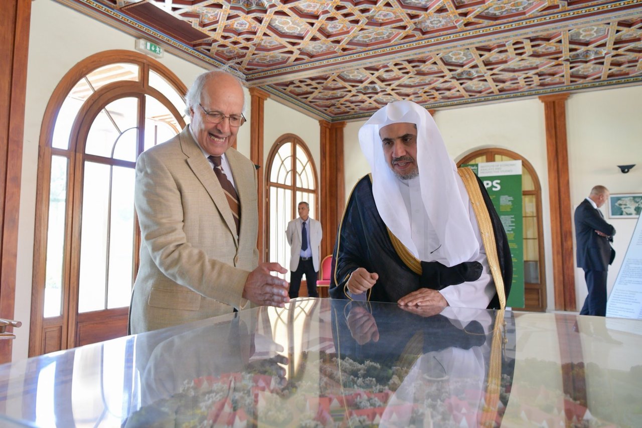 L'Université Alakhawayn au Maroc reçoit le SG de la Ligue Islamique Mondiale D.Mohamed AlIssa où il a eu un une rencontre avec son doyen et ses membres pour traiter de sujets d’intérêt commun.