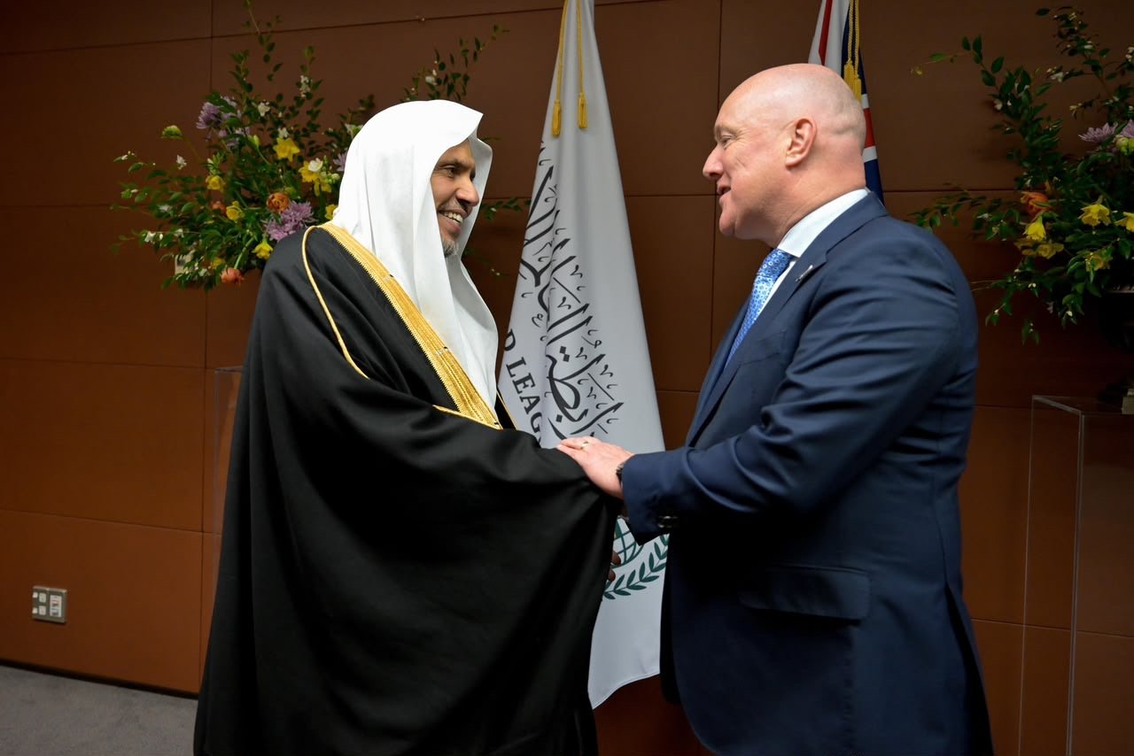 الحاكمةُ العامّةُ ورئيسُ الوزراءِ النيوزيلنديّان يستقبلان الأمين العام لرابطة العالم الإسلامي