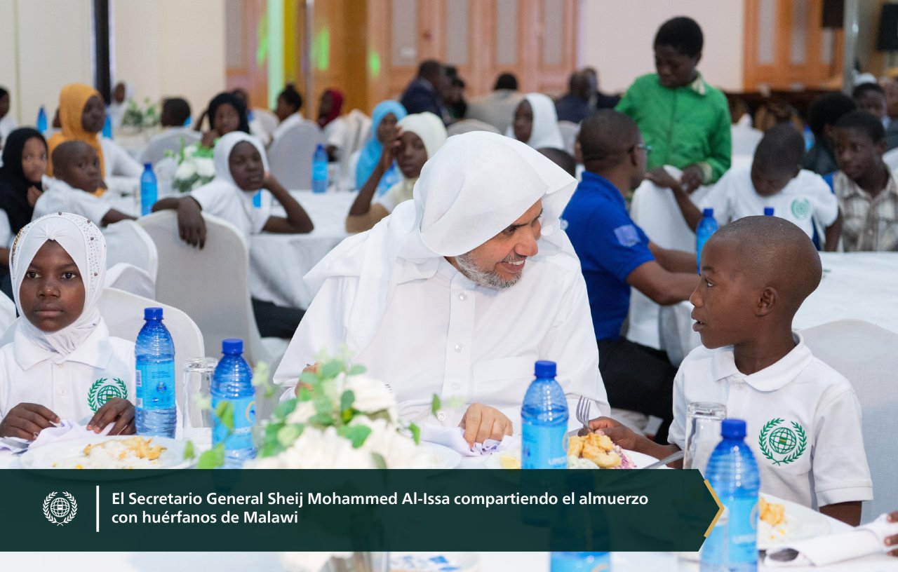 En homenaje a los 6000 huérfanos atendidos por la Liga, la Liga del Mundo Islámico celebró sus programas para huérfanos en la República de Malawi
