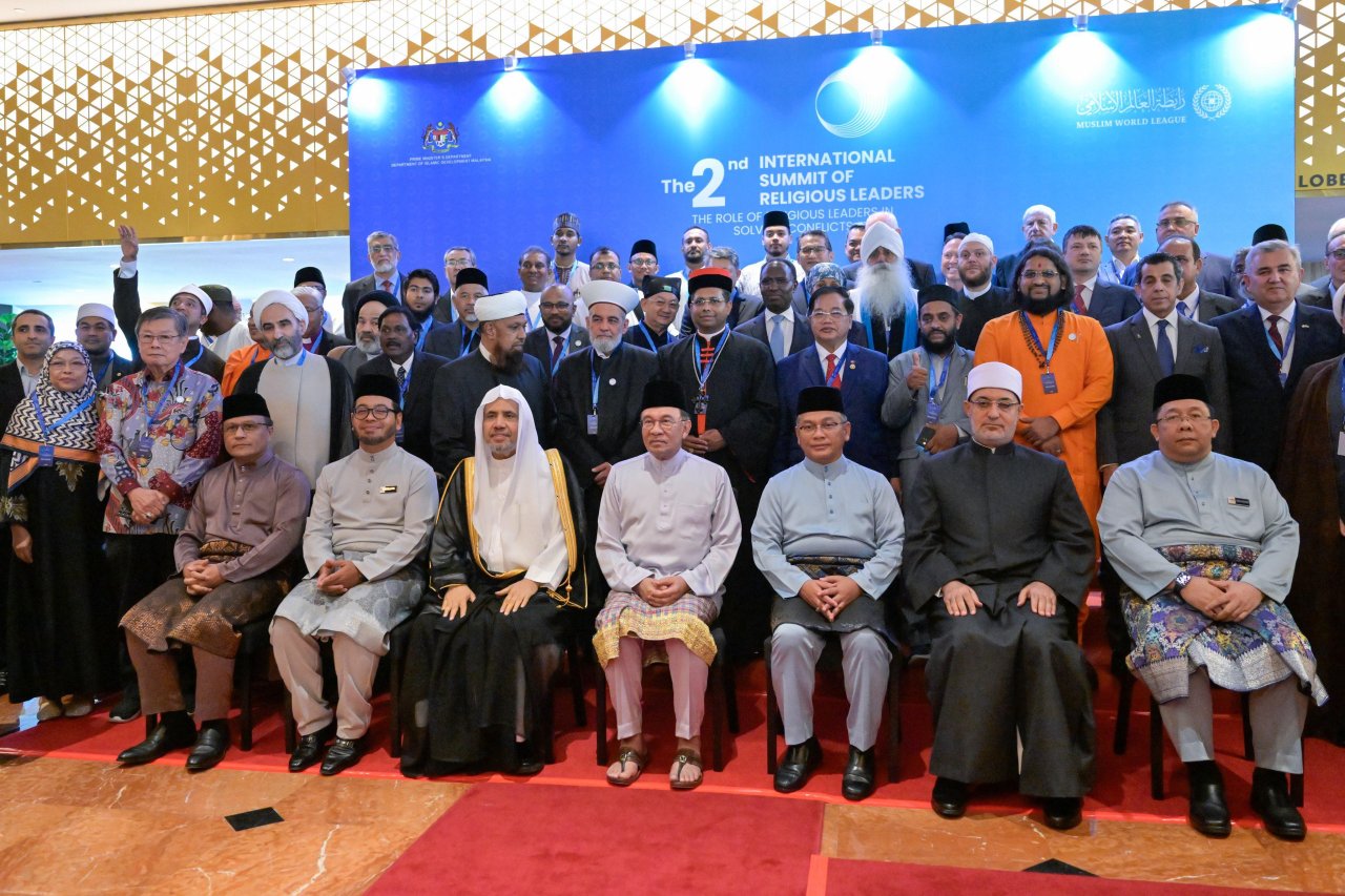 به ابتکار سازمان همبستگی جهان اسلام و در همکاری با دولت مالزی، و با مشارکت ۴۰۰ شخصیت از رهبران بزرگ دینی جهان،  اجلاس بین‌المللی رهبران ادیان جنایات غزه را محکوم کرد و بر تأیید خود نسبت به سند پایانی کنفرانس راه‌حل دو دولت تأکید نمود