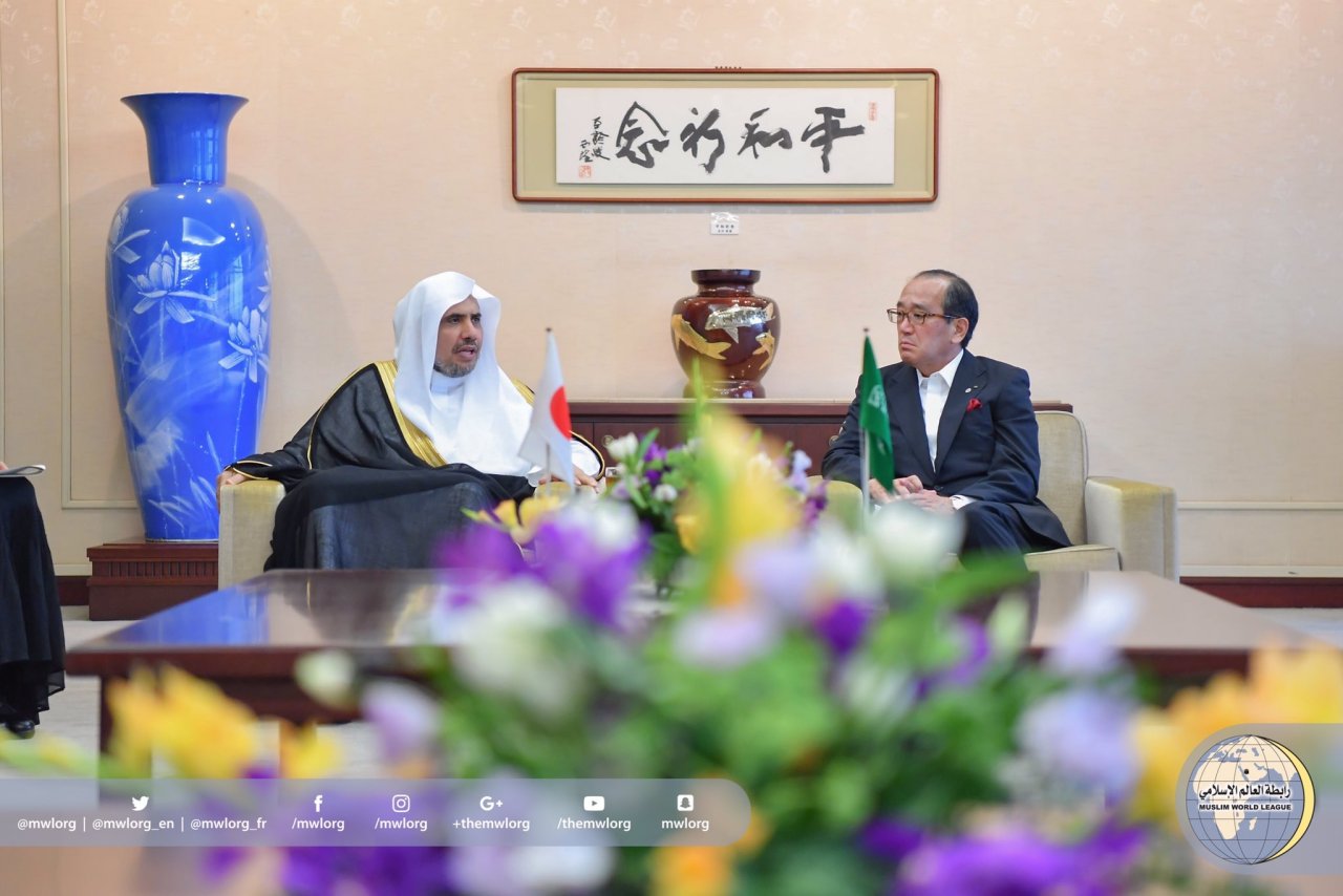 ‏عمدة مدينة هيروشيما يلتقي معالي الأمين العام د. محمد العيسى ويقدم سجل اعتماد معاليه عضواً في &quot;المنظمة العالمية للسلام&quot; بهيروشيما