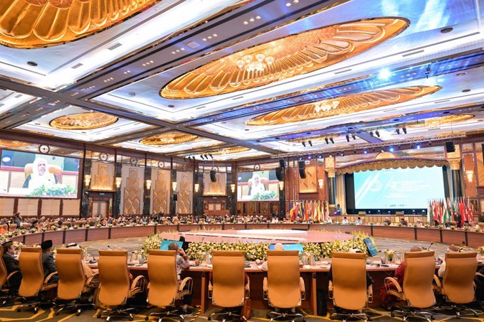 La causa palestina:  La causa central en la conciencia árabe e islámica, así como en la de todos los pueblos del mundo partidarios de la justicia y la paz. La conferencia     internacional para la solución pacífica de la cuestión palestina y la implementación de la solución de dos Estados,