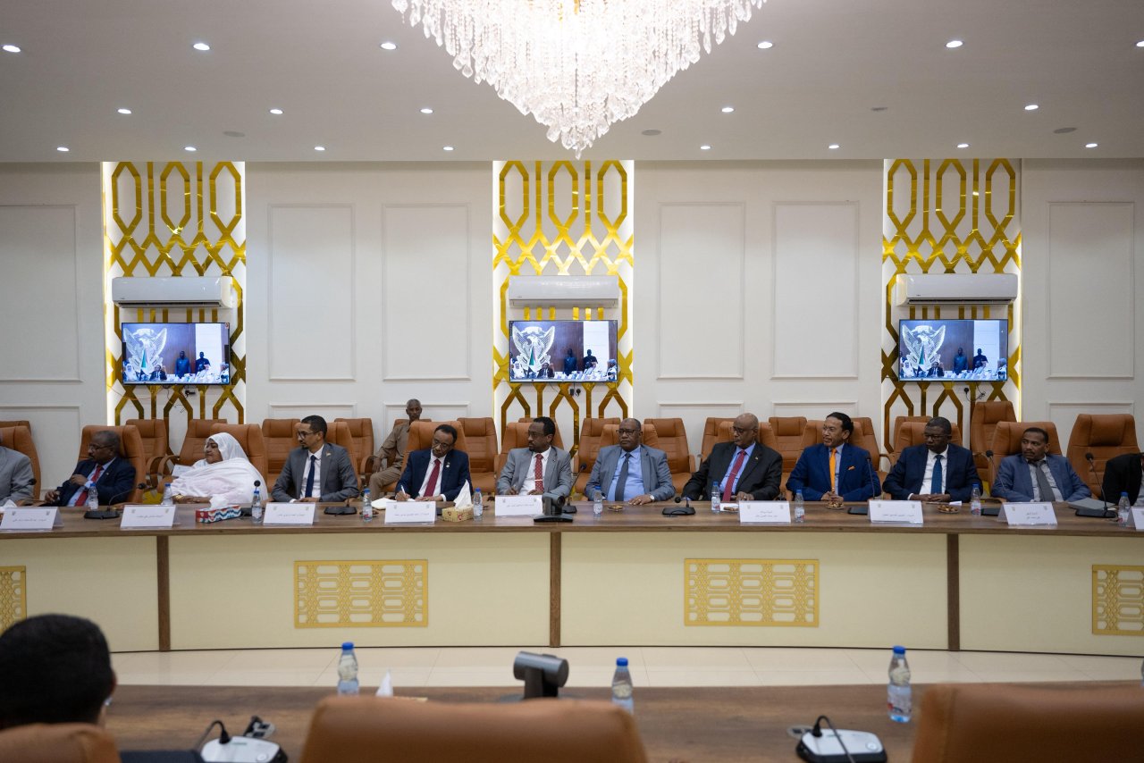 سوڈان کے وزیرِ اعظم کی سیکرٹری جنرل رابطہ عالم اسلامی سے ملاقات