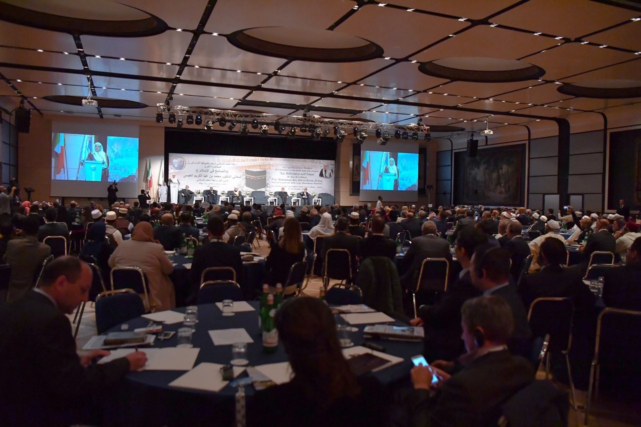 ‏معالي الأمين محاضراً في إيطاليا عن التسامح: (على قادة الأديان ورواد الفكر والحضارة توظيف المشترك الإنساني والقيمي لصالح وئام عالمنا وسلامه)