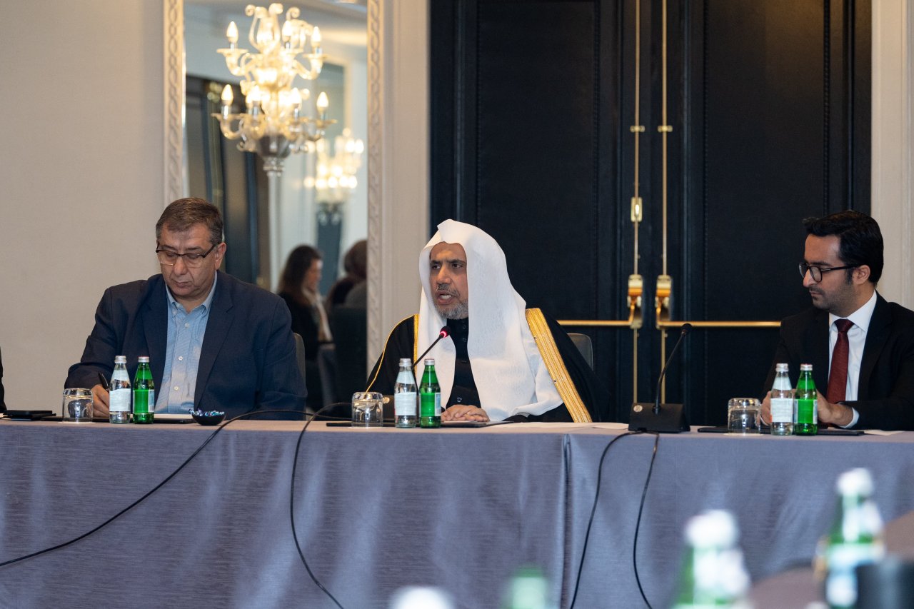 Di kediamannya di Washington, Yang Mulia Sekretaris Jenderal LMD,  Ketua Asosiasi Ulama Muslim, Syekh Dr. Mohammed Al-Issa , bertemu dengan sejumlah pemimpin organisasi kemanusiaan internasional dan pemimpin agama yang bekerja di Amerika Serikat