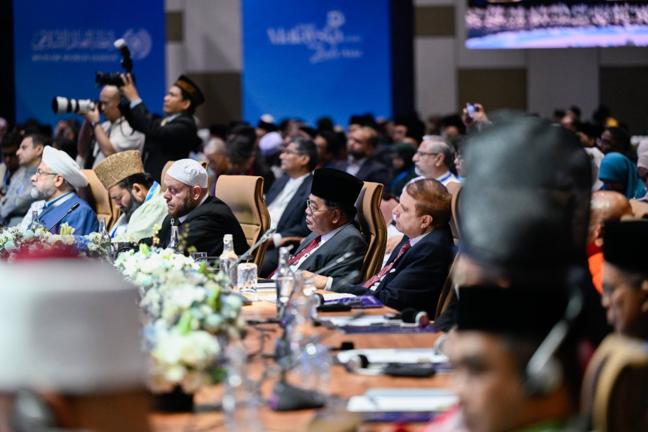 صورٌ من القمة الدولية الثالثة للقيادات الدينية، بمشاركة معالي الأمين العام، رئيس هيئة علماء المسلمين، فضيلة الشيخ د. ⁧‫محمد العيسى‬⁩ ‬⁩ متحدثًا رئيسيًا في حفل الافتتاح