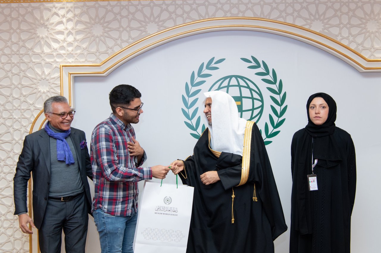 Kemarin siang, dalam pertemuan Yang Mulia Sekretaris Jenderal LMD, Ketua Asosiasi Ulama Muslim, Syekh Dr. Mohammad Al-issa, dengan delegasi mahasiswa dari anggota minoritas Muslim di universitas-universitas Eropa