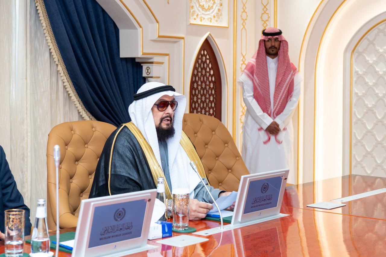 Kemarin siang, dalam pertemuan Yang Mulia Sekretaris Jenderal LMD, Ketua Asosiasi Ulama Muslim, Syekh Dr. Mohammed Al-issa, dengan delegasi mahasiswa dari minoritas Muslim di universitas-universitas Eropa