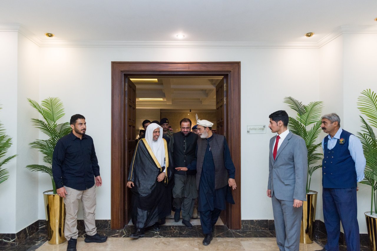 Por invitación oficial del Primer Ministro de Pakistán para pronunciar el sermón del AïdElFitr en la Mezquita del Rey Faisal en Islamabad