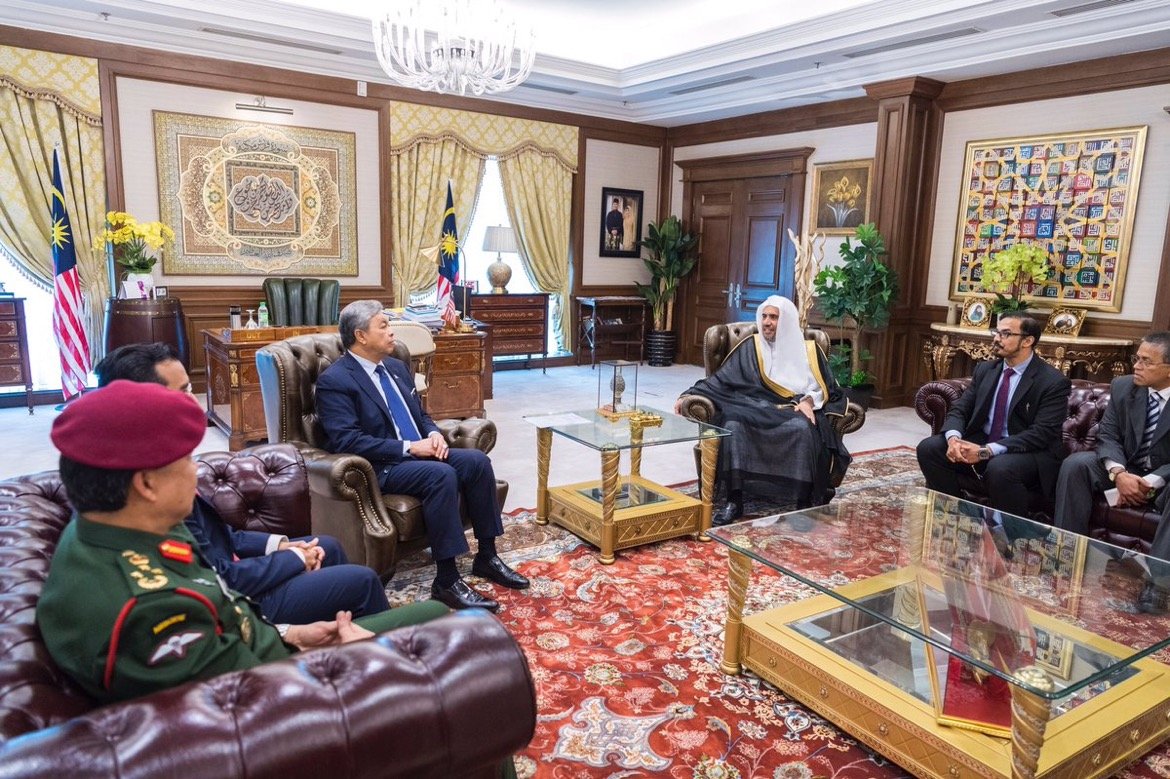 La rencontre fut l'occasion de passer en revue les efforts fournis par la Ligue afin de présenter le vrai visage de l'Islam dans le monde.