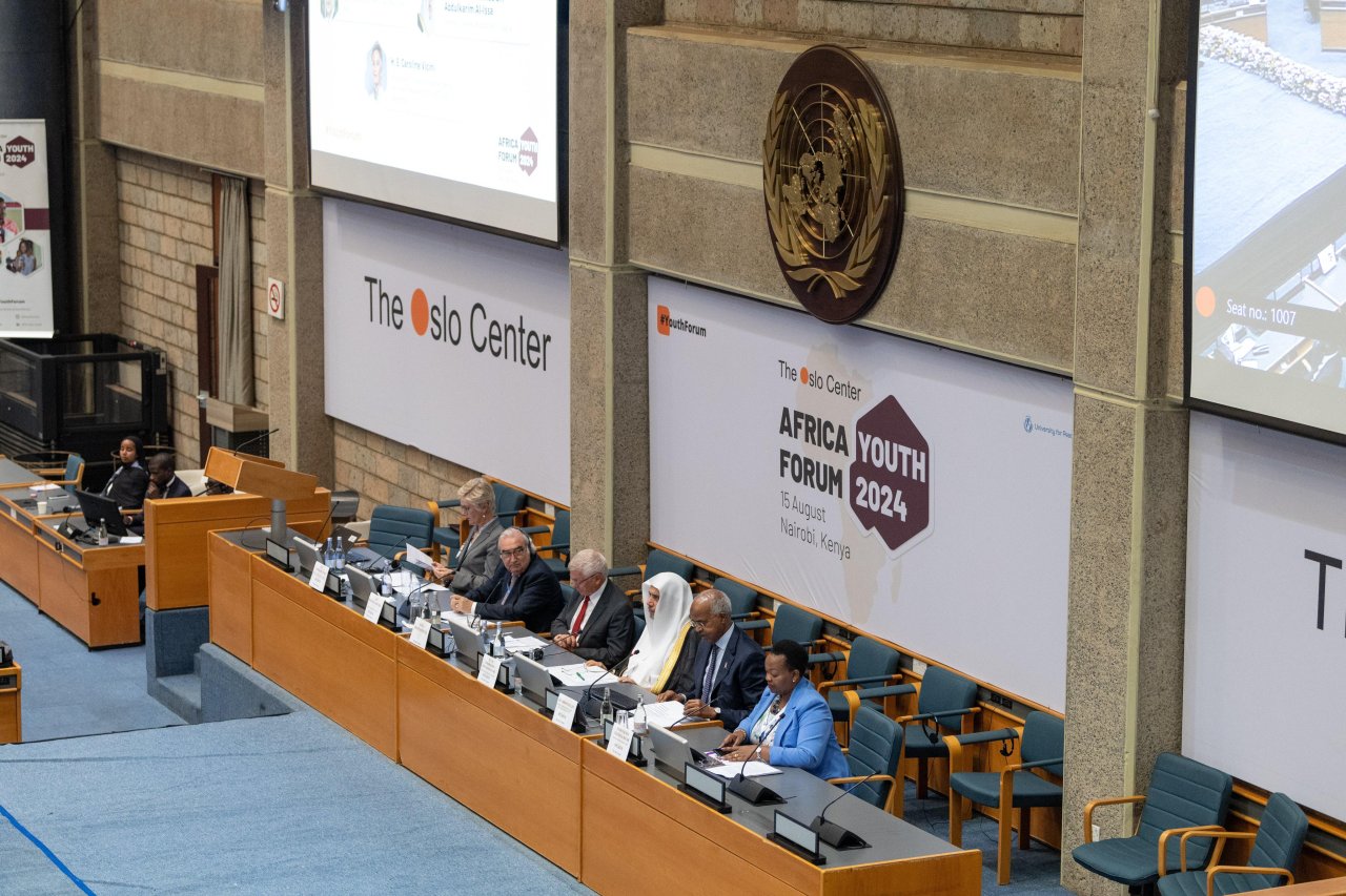 الأمين العام لرابطة العالم الإسلامي ضيفُ شرفٍ في &quot;منتدى شباب إفريقيا&quot;.. وضيفًا على برلمان الشباب في كينيا