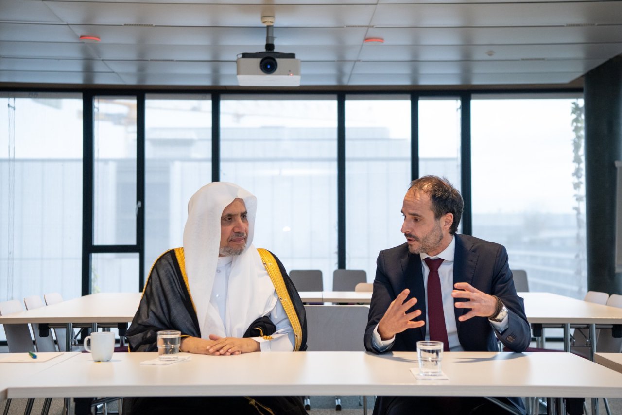 Yang Mulia Presiden Organisasi &quot;Dokter Lintas Batas&quot;, Tuan Christos Christou, menerima Yang Mulia Sekretaris Jenderal LMD, Ketua Organisasi Ulama Muslim, Syekh Dr. Mohammed Alissa  , di markas besar organisasi tersebut di Jenewa