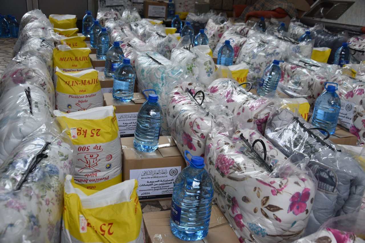 Aide d’urgence en Bosnie-Herzégovine :   La Ligueislamiquemondiale a lancé un programme d’aide d’urgence pour atténuer les effets des inondations