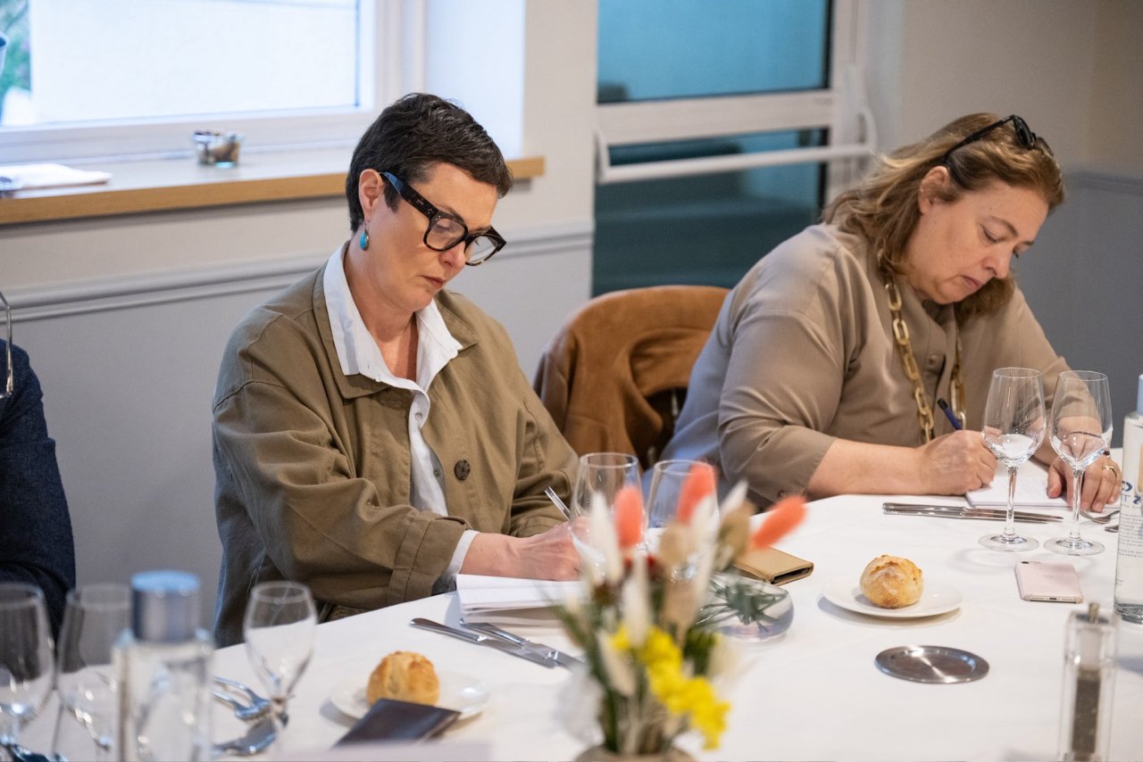 Yang Mulia Syekh Dr. Mohammed Alissa, dalam wawancara dengan pers, kantor berita, dan radio Prancis, yang dihadiri oleh para koresponden internasional