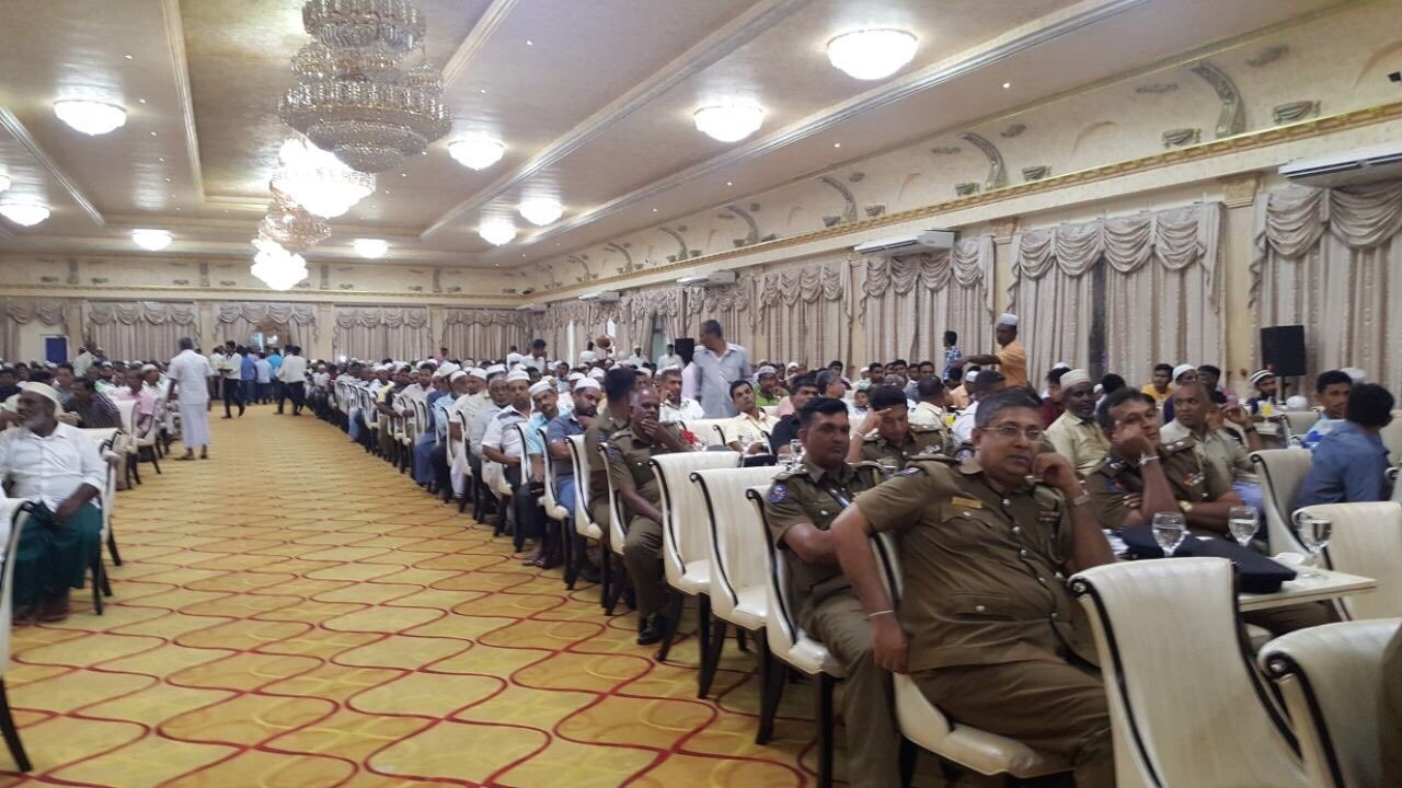 La LIM organise un repas Iftar au Sri Lanka avec près de 1500 représentants religieux, des parlementaires et des officiels sri lankais