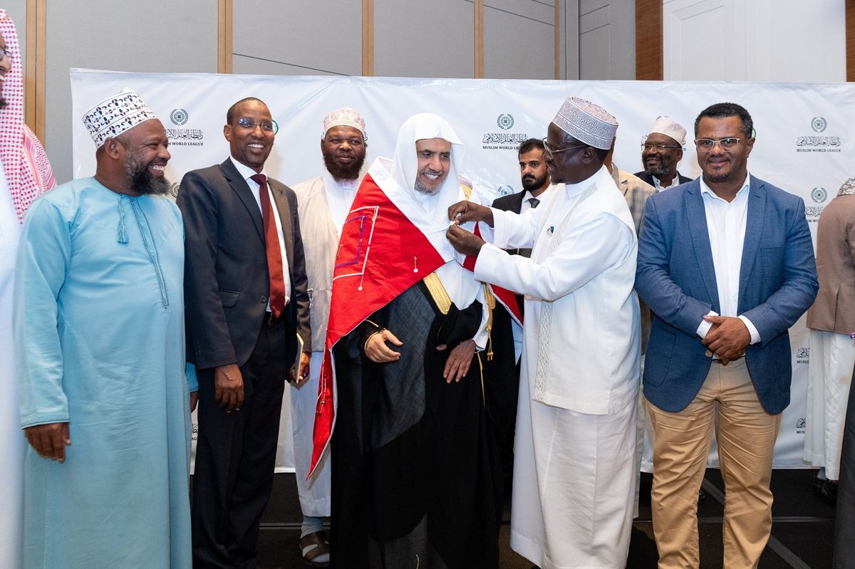 سیکرٹری جنرل رابطہ اور چیئرمین مسلم علماء کونسل عزت مآب شیخ ڈاکٹر محمد العیسی نے رابطہ اور کینیا کے مسلمانوں کی سپریم کونسل کے درمیان ایک معاہدے پر دستخط کی تقریب میں شرکت کی۔