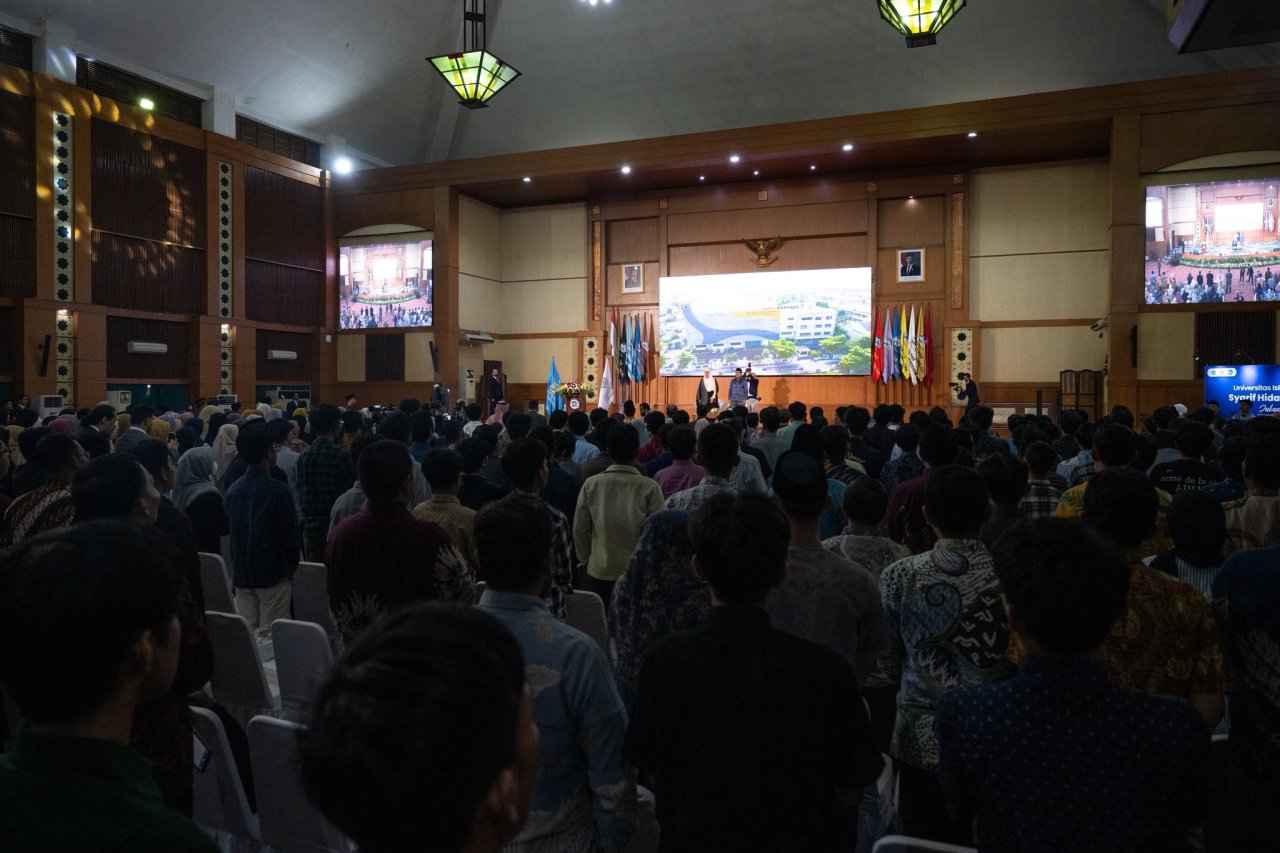 H.E. Sheikh Dr. Mohammed Al-Issa, delivered a public lecture at the State Islamic University “Syarif Hidayatullah” in the Indonesian capital, Jakarta