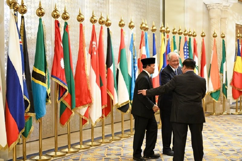 L’arrivée des hautes personnalités à la réunion du Haut-Conseil de la Ligue Islamique Mondiale.