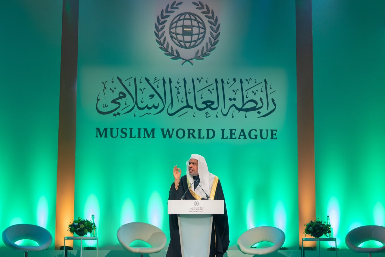 In London, HE Sheikh Dr. Mohammad Alissa , SG of the MWL, inaugurated the 1st conference for Muslim religious leaders