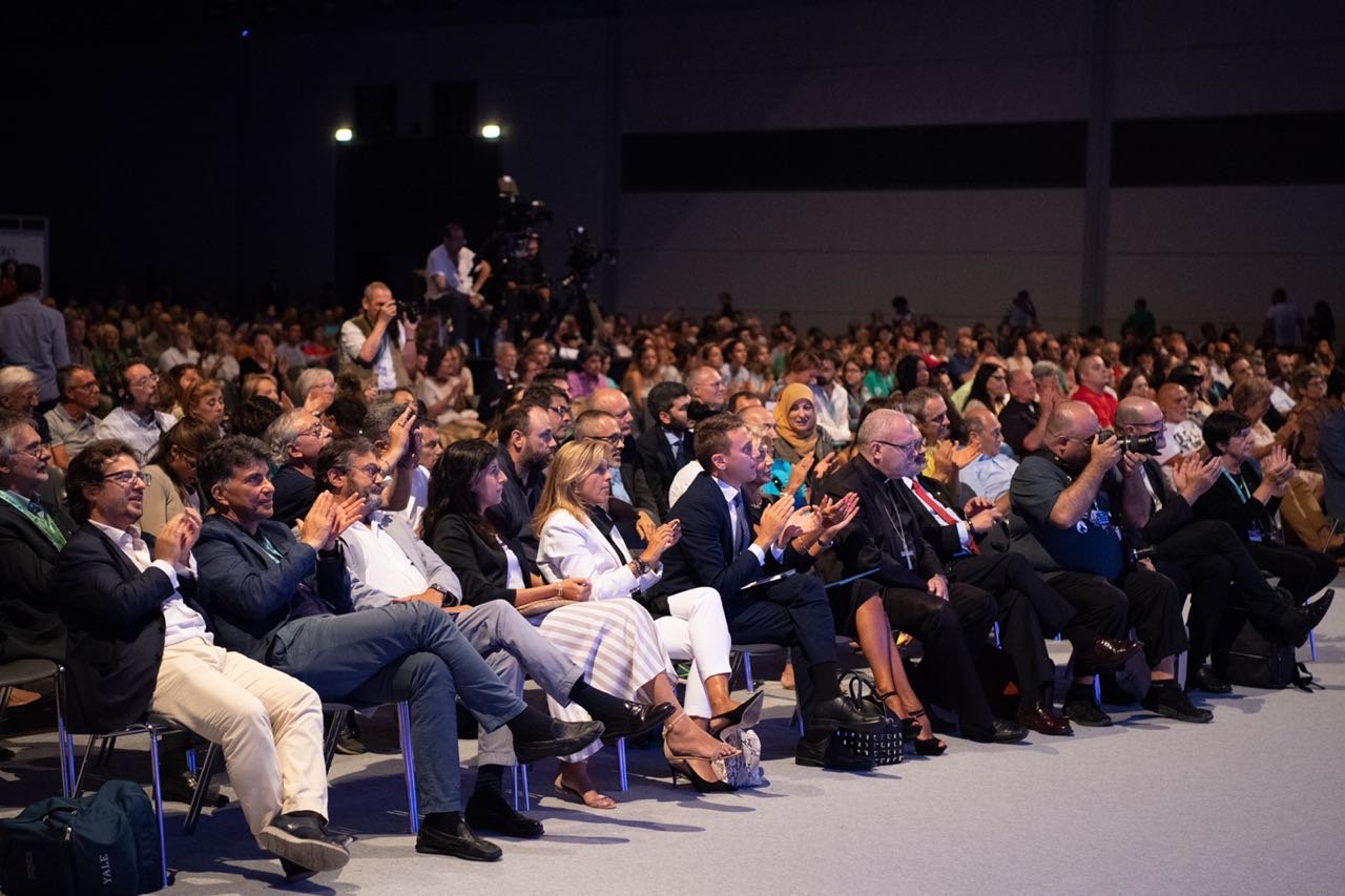 اختيار رابطة العالم الإسلامي للتحدث باسم الحضارة الإسلامية في لقاء &quot;بناء الجسور&quot; بايطاليا.. بحضور أكثر من مليون شخص