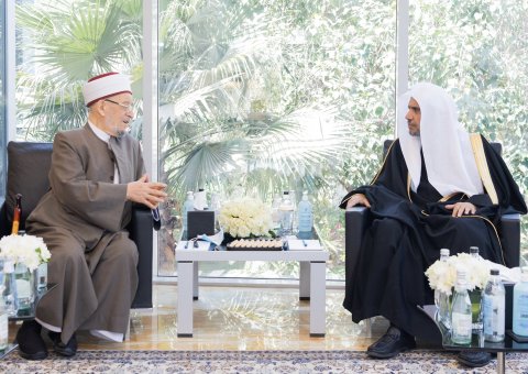 H.E. Dr. Mohammad Alissa receives His Eminence Dr. Ahmed Al-Taha, head of the Iraqi Fiqh Council