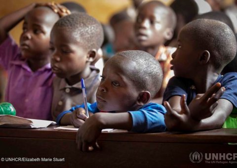 Dans le cadre de l’aide aux réfugiés la Ligue Islamique Mondiale a signé un accord avec la Responsable Réfugiés Nations Unies pour le programme “La vie, l’éducation et la collaboration “ qui vient en aide aux réfugiés du monde entier.