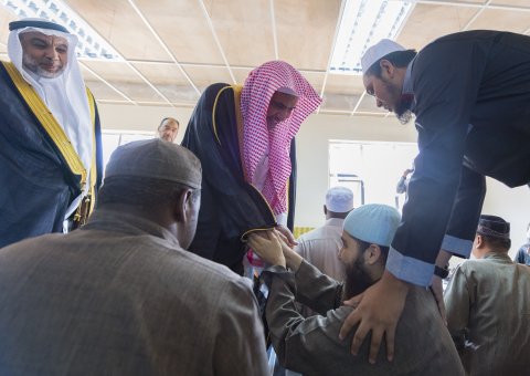 رابطہ عالم اسلامی دنیا بھر میں نابینا افراد کی ضروریات کی تکمیل کے لئے کوشاں رہتی ہے