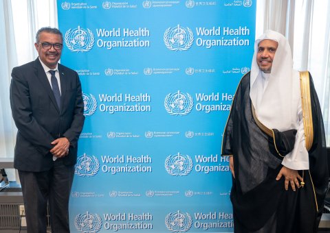 Au siège de l’WHO à Genève le directeur général de l’Organisation mondiale de la santé Dr Tedros Adhanom a reçu le Secrétaire général de la Ligue Islamique Mondiale Mohammad Alissa 