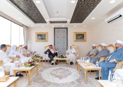 Mohammad Alissa a reçu, à Mina le Président du leg pieux Sunni en Irak cheikh Abdul Khaliq Al-Azzawi et des membres du Conseil irakien de jurisprudence islamique