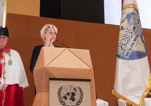 معالي رئيسة البرلمان الفيدرالي السويسري مشاركة في جلسة "إعلان جنيف" بـ ⁧‫الأمم المتحدة‬⁩: (نرحب بالجهود التي تبذلها ⁧‫رابطة العالم الإسلامي‬⁩ في محاربة التطرف والعنف)