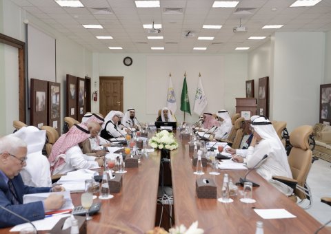 Cheikh D. #MohammadAlissa préside le Conseil d’administration de l’Organisation mondiale de secours de protection et de développement en présence de ses membres où divers sujets et projets ont été traités.