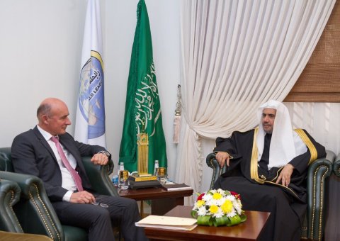 Le SG recevant l’Ambassadeur d’Allemagne auprès du Royaume d’Arabie Saoudite, ils ont traité de sujets d’intérêt commun. 