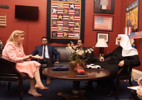 Le D.Mohammad Alissa a rencontré au Congrès américain la représentante du Michigan Mme Daby Danral avec qui il a traité de sujets d’initiative commune.