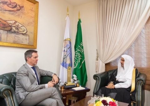 شیخ ڈاکٹر محمد العیسی نے اپنے ریاض آفس میں مملکت سعودی عرب میں متعین برازیل کے سفیر محترم مارسيلوڈیلا ڈینا سے ملاقات کی