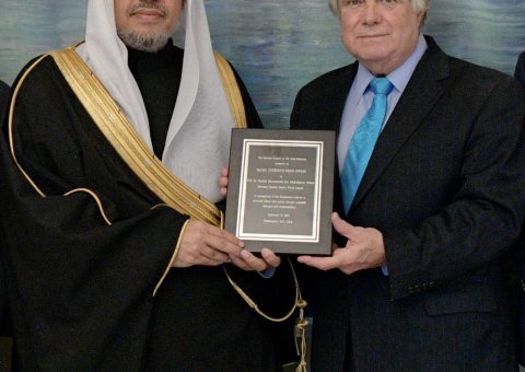 قومی کونسل برائےٍ امریکہ عرب تعلقات نے،مذاہب کے پیروکاروں کے درمیان، امن کے فروغ کی عالمی کوششوں کے اعتراف میں