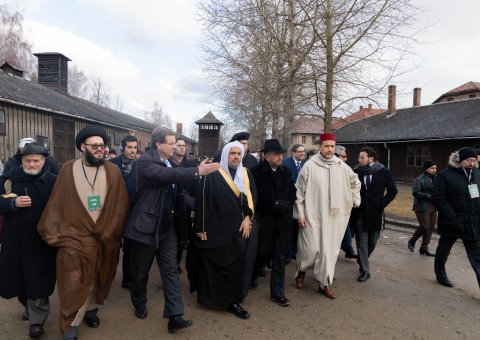 Pada Hari Peringatan Holokaus Internasional: Yang Mulia Syekh Dr.Mohammad Alissa memimpin delegasi ulama' besar islam pada Januari 2020M ke kamp pemusnahan di Auschwitz, untuk menunjukkan kepada dunia bahwa umat islam sangat mengkriminalisasi kekejaman yang mengerikan ini.