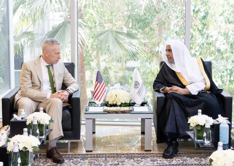 سیکرٹری جنرل اور چیئرمین مسلم علماء کونسل عزت مآب شیخ ڈاکٹر محمد العيسى  نے آج سہ پہر اپنے ریاض دفتر میں مملکت سعودی عرب میں امریکہ کے سفیر جناب مائیکل ایلن ریٹنی سےملاقات کی