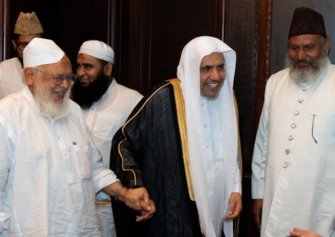 In New Delhi, His Excellency Sheikh Dr.Mohammad Al-Issa, the Secretary General of the MWL, Chairman of the Organization of Muslim Scholars, met with His Eminence Sheikh Arshad Madani, president of the Jamiat Ulama-e-Hind, and the accompanying delegation.