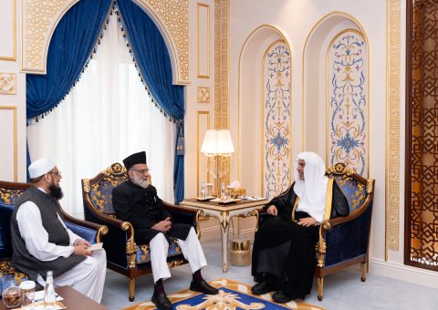 His Excellency Sheikh Dr. MohammedAl-Issa, Secretary-General of the MWL and Chairman of the Organization of Muslim Scholars, met with His Eminence Sheikh Ahmed Bukhari, the Grand Imam of Jama Masjid in New Delhi