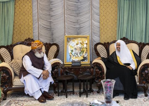 Dr. Al-Issa Meets Maulana Fazl-ur-Rehman, President of the Assembly of Islamic Clerics
