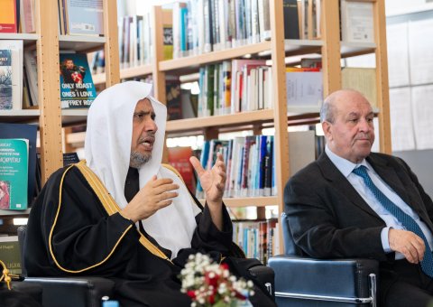 Yang Mulia Sekretaris Jenderal, Syekh Dr. Mohammed Alissa berbicara tentang pemikiran Islam: "Akarnya", "Kenyataannya", dan "Perlindungannya"