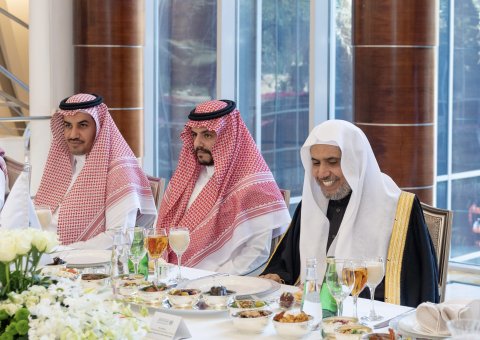 Le Secrétaire général, président de l'Organisation des savants musulmans, cheikh Mohammed Al-Issa a reçu à Riyad, une délégation de membres démocrates de la Chambre des représentants des États-Unis.