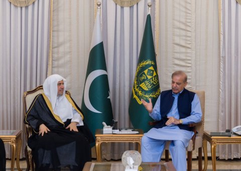 Le Premier Ministre de la République islamique du Pakistan, M. Muhammad Shahbaz Sharif, a reçu aujourd'hui dans son bureau de la capitale