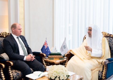 جناب دبیرکل، آقای دکتر‌شیخ محمد العيسى  در دفتر خود در ریاض با جناب آقای مارک دونوفان سفیر استرالیا در مملکت عربستان سعودی دیدار نمود