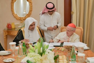 e dialogue avec le Président du conseil pontifical du Vatican a permis la signature d’un accord ayant pour but de répandre les valeurs de paix, 