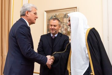 بوسنیا کے صدر گذشتہ کل سرائیوو میں عزت مآب شیخ ڈاکٹر  محمد العیسی کے اعزاز میں ظہرانہ دے رہے ہیں۔
