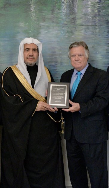 قومی کونسل برائےٍ امریکہ عرب تعلقات نے،مذاہب کے پیروکاروں کے درمیان، امن کے فروغ کی عالمی کوششوں کے اعتراف میں